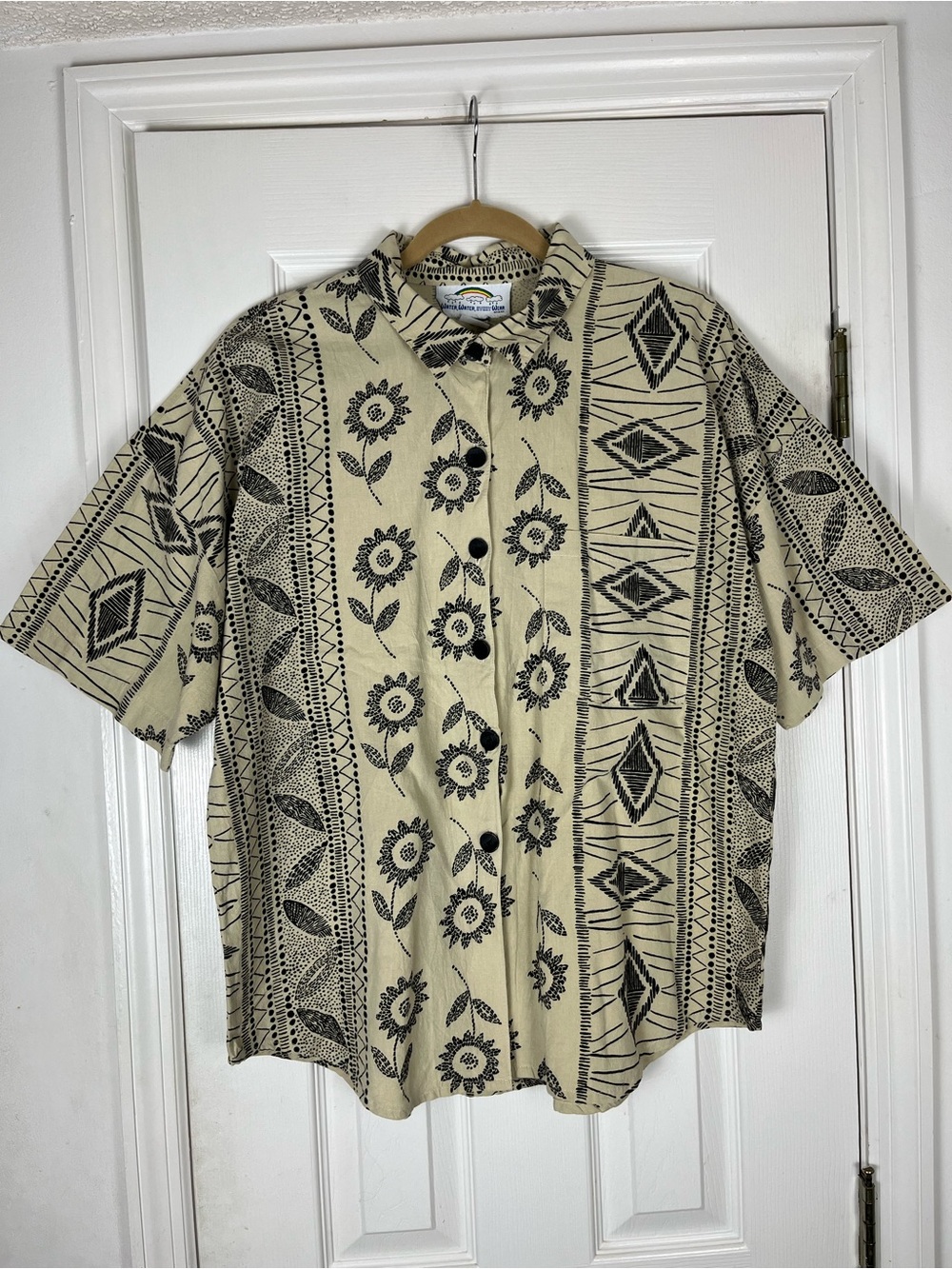 Vintage USA 100% Cotton Tan/Black Floral Geometric Button Up Shirt Women’s L